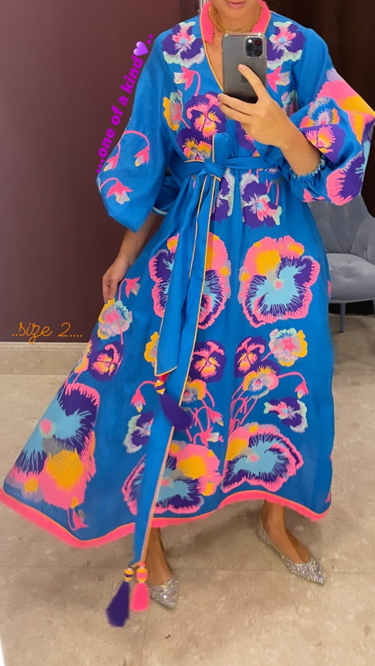 Blue Kaftan with embroidered pansies